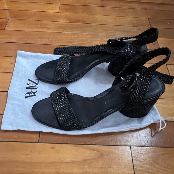 ZARA Black Ankle Strap Woven - Picture 3 of 7